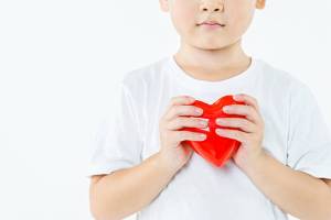Kenali Gejala dan Terapi bagi Anak dengan Kelainan Jantung Bawaan