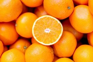 Pentingnya Vitamin C dan Chlorella untuk Tumbuh Kembang Anak