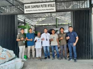 Program TJSL Indonesia Re Berhasil Reduksi 3.000 Kg Sampah