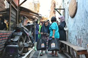 Sembako Murah Sandiaga Uno Sasar Warga Semarang, Masyarakat Terbantu
