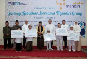 Bank Mandiri Tebar Berkah Ramadan di Jagakarsa