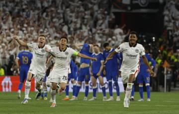 Final Liga Europa: Menang Adu Penalti, Eintracht Frankfurt Juara
