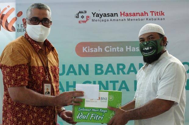 BNI Syariah Bagikan Ratusan Paket Sembako di Bandung Raya