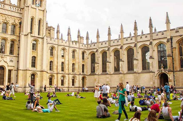 Kualitas Universitas Oxford Tak Terkalahkan di Dunia