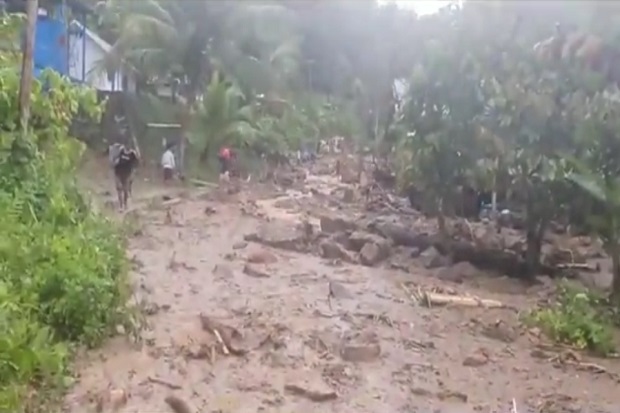 Banjir Bandang Terjang Tapango Polman, Sejumlah Jalan dan Jembatan Terputus