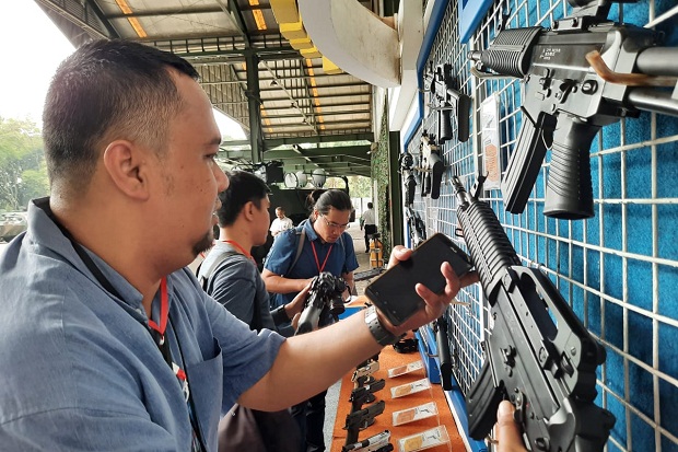Pindad dan Perusahaan Asal UEA Kolaborasi Bikin Senjata Serbu hingga Senapan Mesin