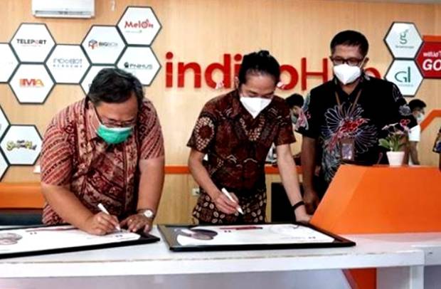 Sambangi IndigoHub Makassar, Komut Telkom Cek Perkembangan Startup