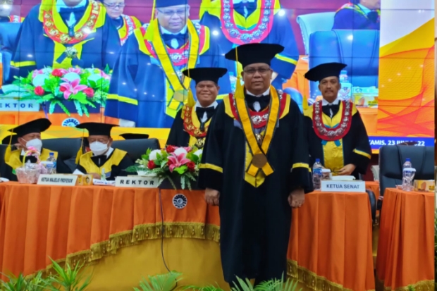 Prof Karta Jayadi Dikukuhkan sebagai Guru Besar UNM