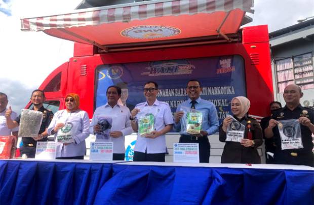 BNNP Sulsel Musnahkan 3 Kg Lebih Sabu asal Malaysia