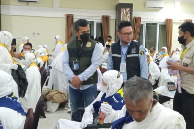 Layanan Imigrasi 19 Kloter JCH Embarkasi Makassar Lancar