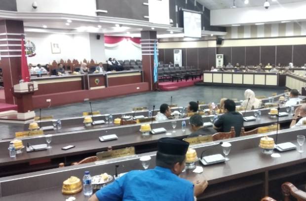 Gubernur Sudirman Tak Hadir, DPRD Sulsel Tolak Pertanggungjawaban APBD 2021