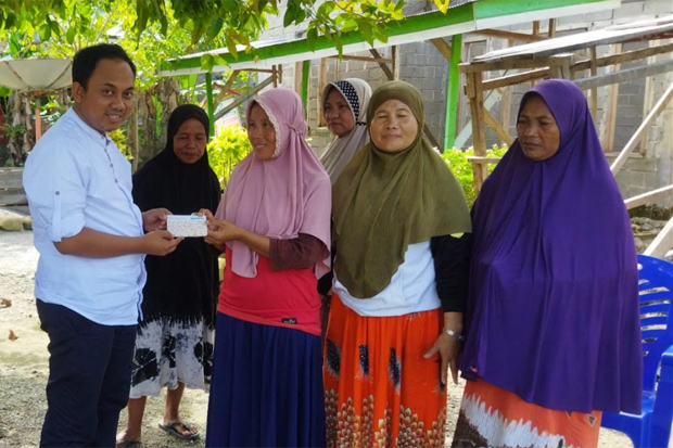 Anggota DPRD Luwu Timur Serahkan Bantuan Ternak di Kecamatan Wotu