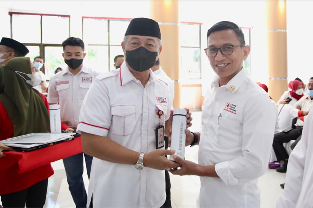 PMI Beri Penghargaan ke Relawan Pendonor Darah Terbanyak