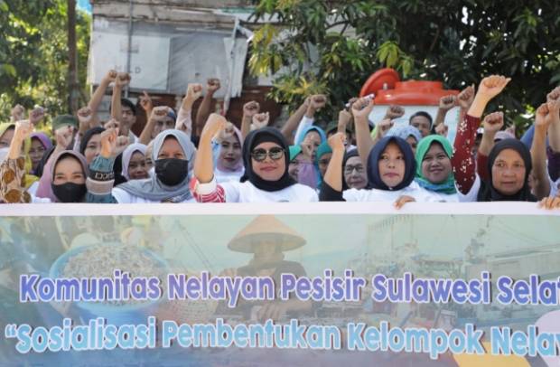 Komunitas Nelayan di Makassar Serukan Ganjar Presiden 2024