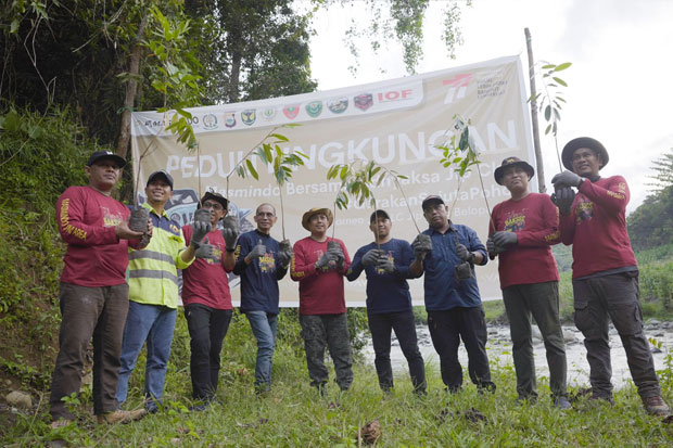 Masmindo Bersama Adhyaksa Jip Club Tanam 1.500 Bibit Pohon
