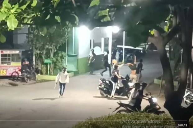 Gerombolan Pemuda Balap Liar Serang Kompleks Perumahan di Makassar