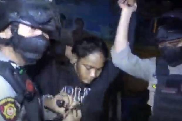 Diduga Hendak Tawuran, Polisi Tangkap 2 Pemuda Bersenjata Badik di Makassar