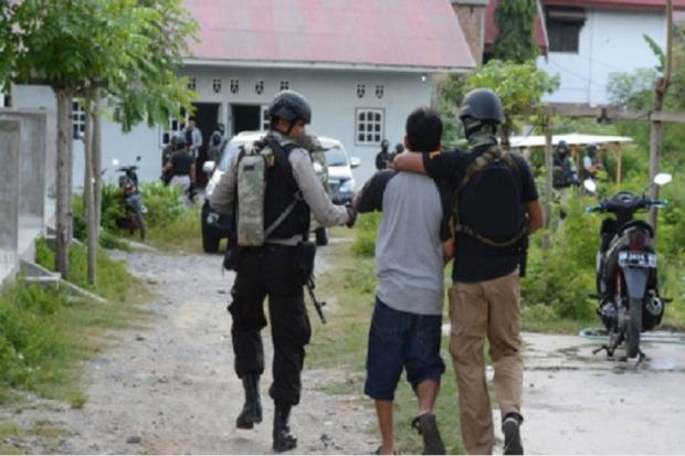 Polisi Tangkap 2 Remaja Makassar yang Ancam Warga dengan Sajam