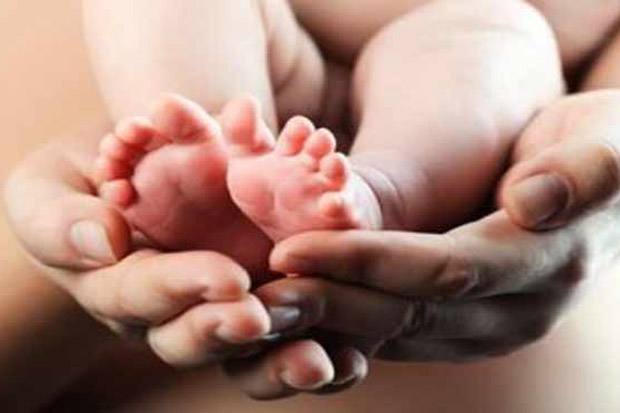 Penemuan Bayi Mungil dalam Kardus Gemparkan Kota Madiun