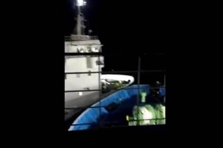 Beredar Video 2 Kapal Feri Tabrakan di Tengah Laut