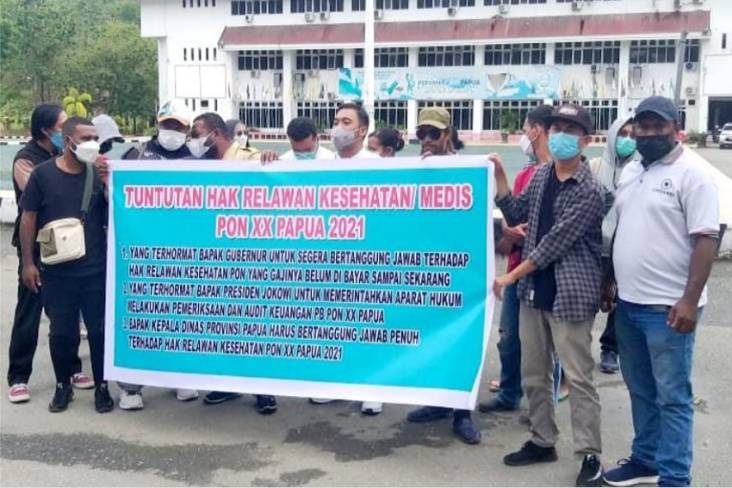 Honor Belum Dibayar, 780 Tenaga Kesehatan PON XX Papua Turun ke Jalan