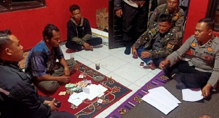 Serangan Fajar Pilkades Serentak di Bandung Barat, Warga Terima Amplop Berisi Uang Rp30.000