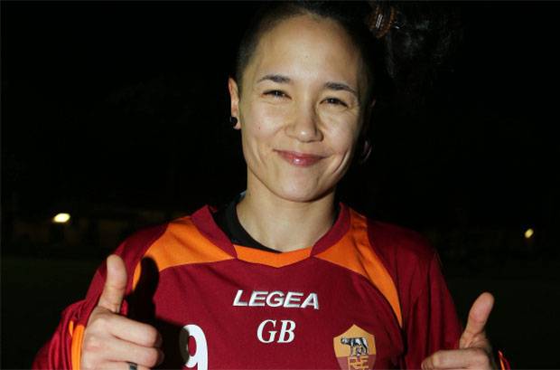 4 Pesepak Bola Wanita Keturunan Indonesia, Nomor 1 Saudari Radja Nainggolan