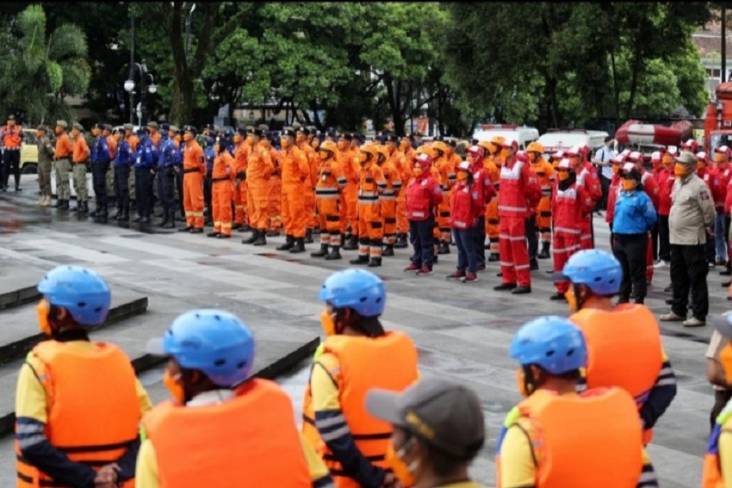 Antisipasi Puncak Musim Hujan, Kota Bandung Siagakan Ratusan Personel