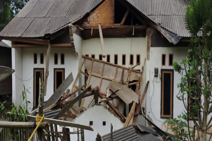 Rumah Rusak Akibat Gempa M6,7 Pandeglang Menjadi 738 Unit