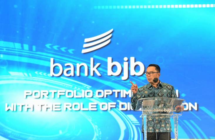 Ridwan Kamil Minta Bank bjb Atasi Pinjaman Online Ilegal