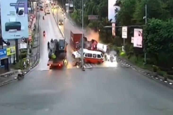 Penyebab Tragedi Simpang Muara Rapak Balikpapan, Polisi: Sopir Truk Kontainer Akui Rem Blong!
