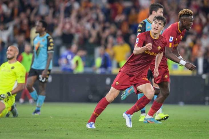 Hasil Liga Italia 2021/2022: AS Roma Nyaris Dipermalukan 10 Pemain Venezia