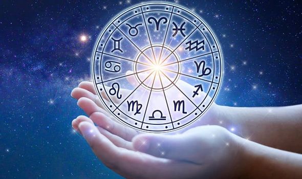 Mengulik Alasan Logis di Balik Manjurnya Ramalan Astrologi
