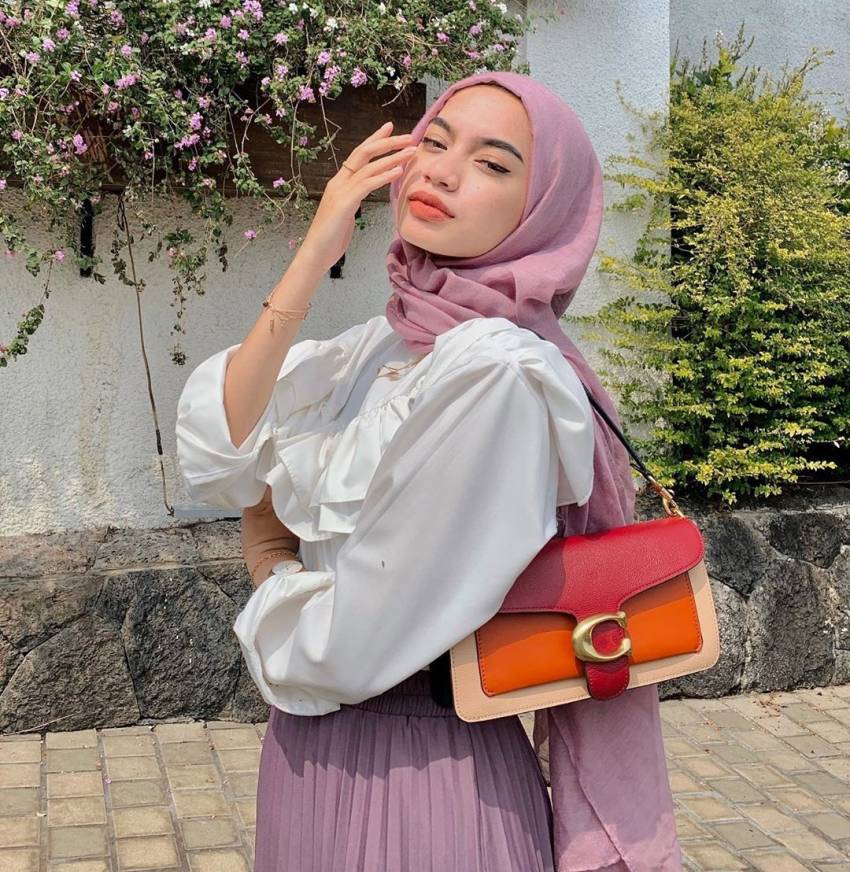 OOTD Pake Warna Ungu Lilac yang lagi Hits, Cocok buat Hijabers!