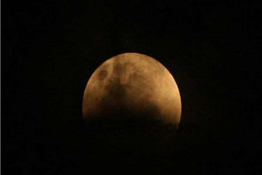 Jam sholat gerhana bulan hari ini