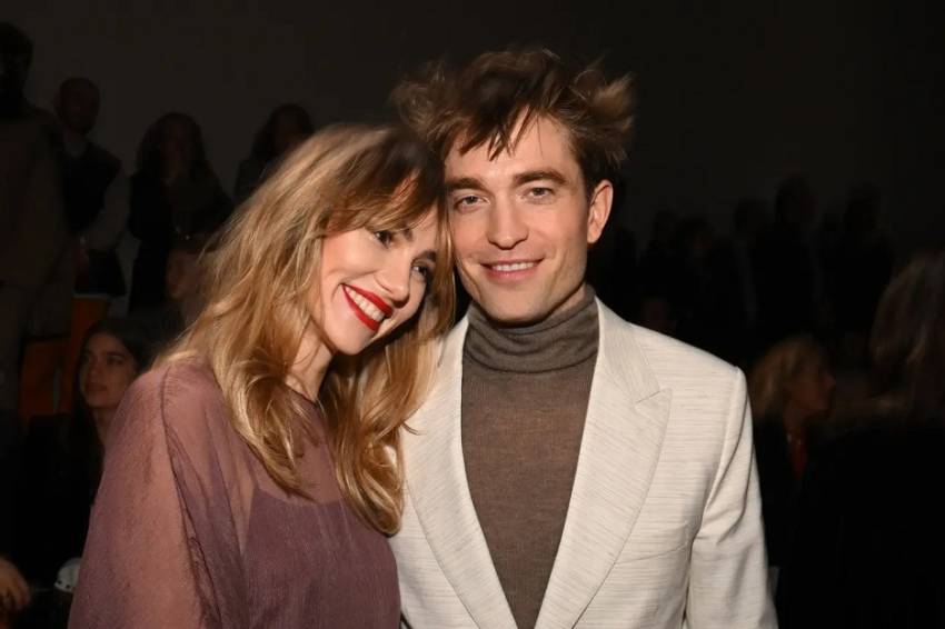 4 Tahun Pacaran, Robert Pattinson dan Suki Waterhouse Debut