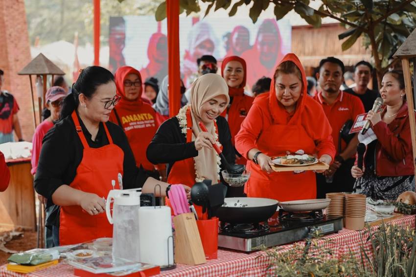 Siti Atikoh Ajak Masyarakat Manfaatkan Superfood untuk Kesehatan, Salah Satunya Daun Kelor