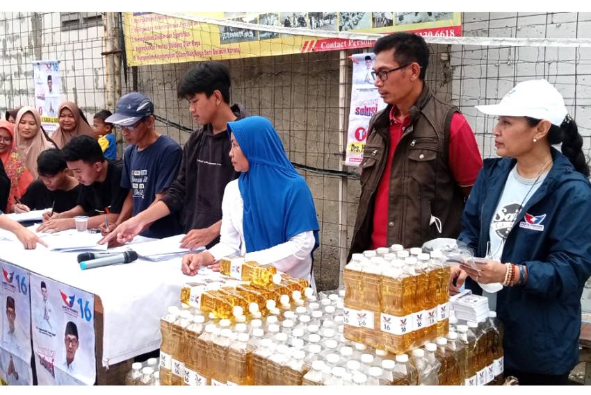 Hitungan Jam Bazar Minyak Goreng Murah Ludes, Caleg Partai Perindo Sururi Alfaruq: Mereka Sangat Membutuhkan