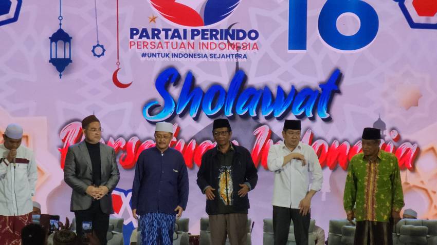 HT dan Mahfud MD Hadiri Sholawat Persatuan Indonesia di Lamongan