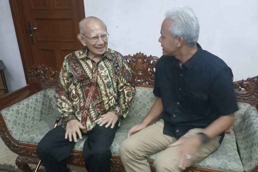 Ganjar Pranowo Senang Dapat Kuliah Singkat dari Emil Salim