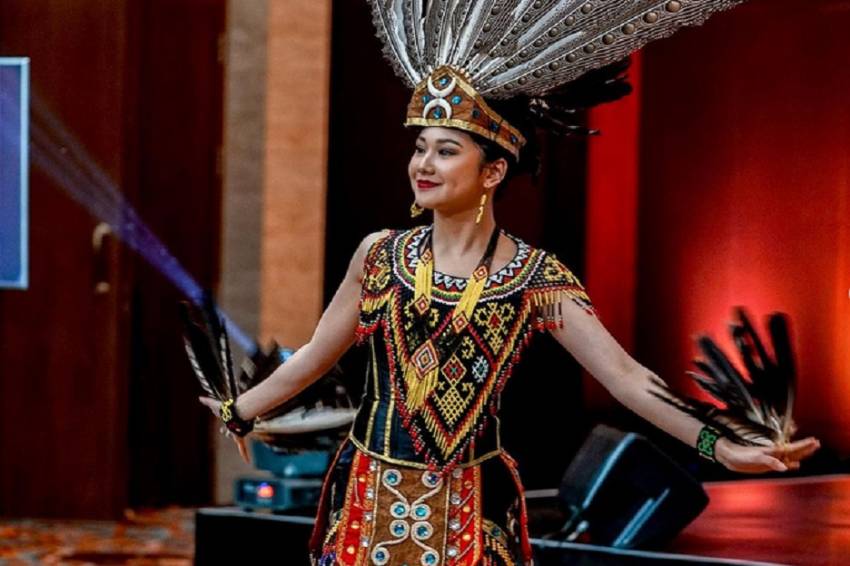 Tampil di Miss World 2024, Audrey Vanessa Bawa 70 Gaun Terbaik Desainer Indonesia