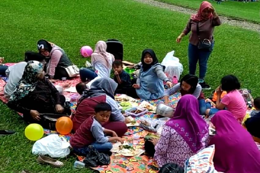 Mengenal Tradisi Papajar Khas Cianjur, Makan Bersama di Lapangan Jelang Ramadan