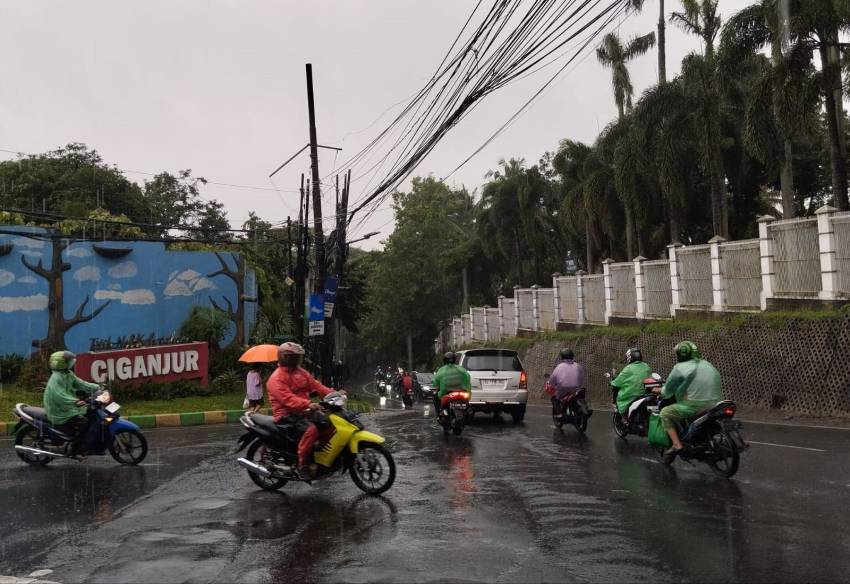 Prakiraan Cuaca 3 Maret 2024: Sebagian Besar Wilayah Jakarta Hujan, Waspada Petir pada Siang hingga Sore Hari
