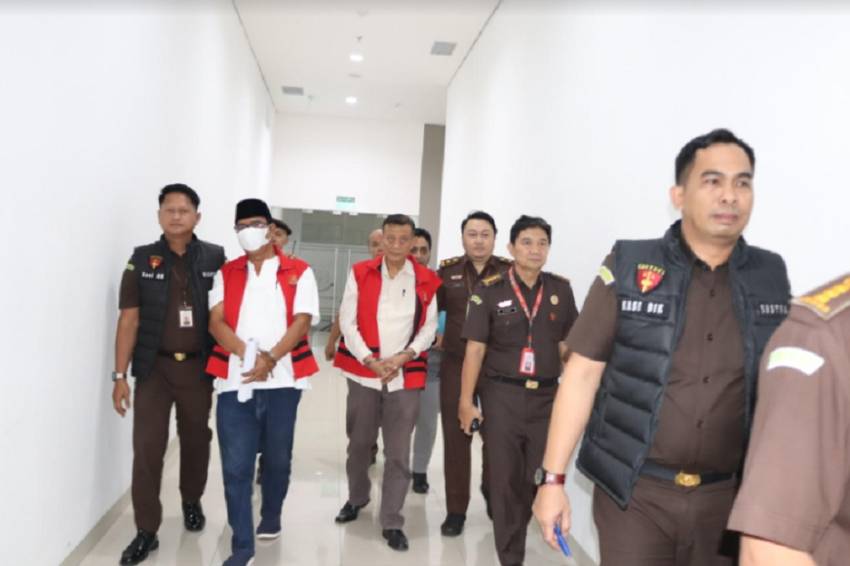 Kejati Bandung Tahan Rektor dan Mantan Rektor Umika, Diduga Korupsi Dana Rp13 Miliar
