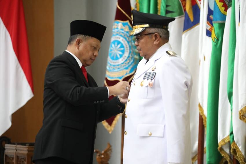 Mendagri Lantik Sekda Bustami jadi Pj Gubernur Aceh