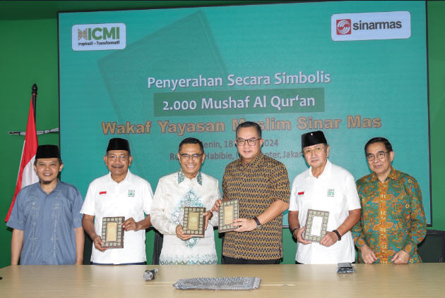 ICMI Terima Wakaf 2.000 Mushaf Al-Qur'an dari Yayasan Muslim Sinar Mas