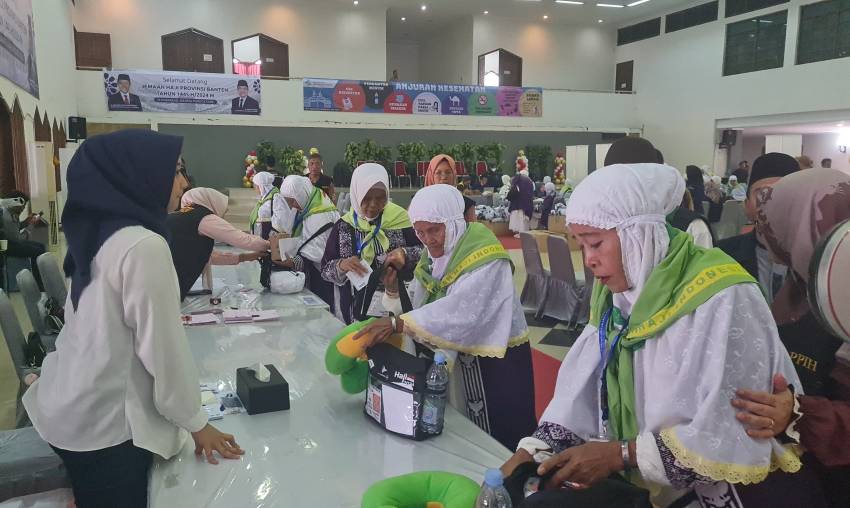 Kloter Pertama Calon Haji Indonesia Siap Diterbangkan ke Tanah Suci