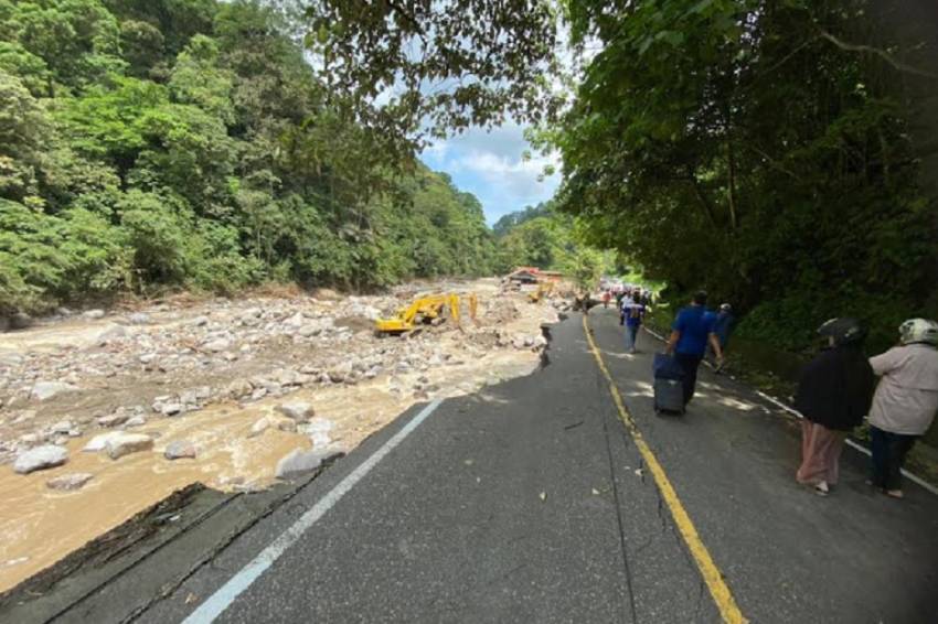 Banjir Lahar Dingin Gunung Marapi, 18 Titik Jalan Nasional di Lembah Anai Rusak