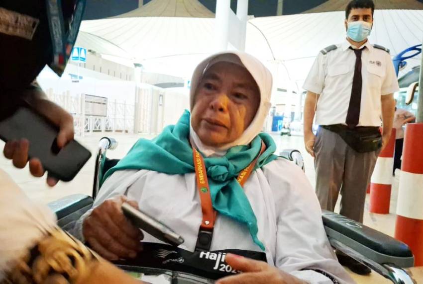 Tangis Bahagia Nenek Erma Murni, Penantian 12 Tahun Kini Bisa Naik Haji