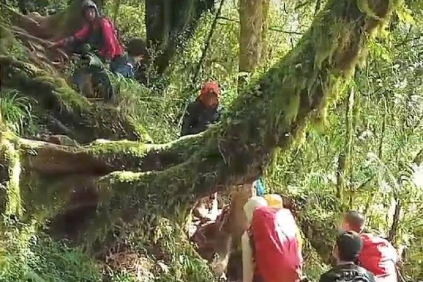 Hipotermia di Gunung Bawakaraeng, Gadis Pendaki Terpaksa Dievakuasi